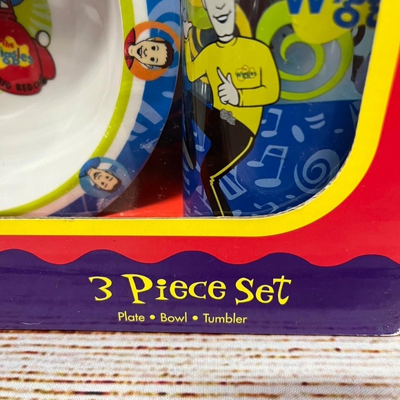 The WIGGLES 3 Piece Dinnerware Set - Picture 2 of 3